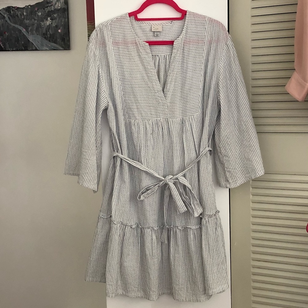 White and navy line v neck resort dress.